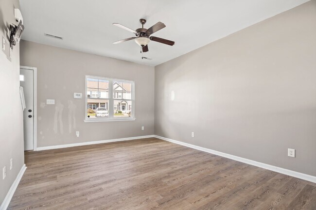 Building Photo - Justice Farm Townhome