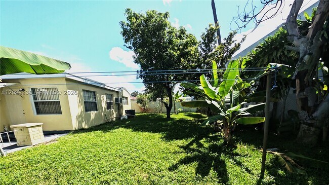 Building Photo - 2912 Sunshine Blvd