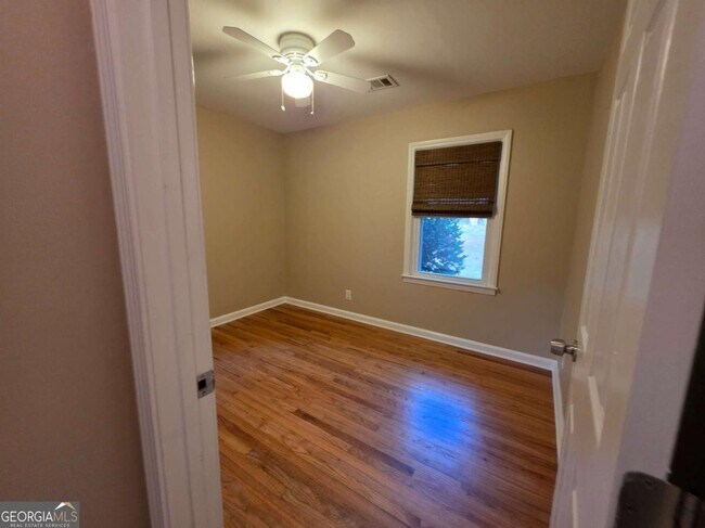 Building Photo - 516 Monroe Hwy