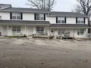 Building Photo - 5606 Boxwood Garden Way