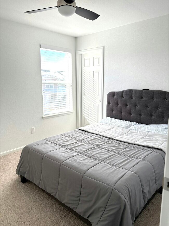 Building Photo - 19005 E 66th Ave