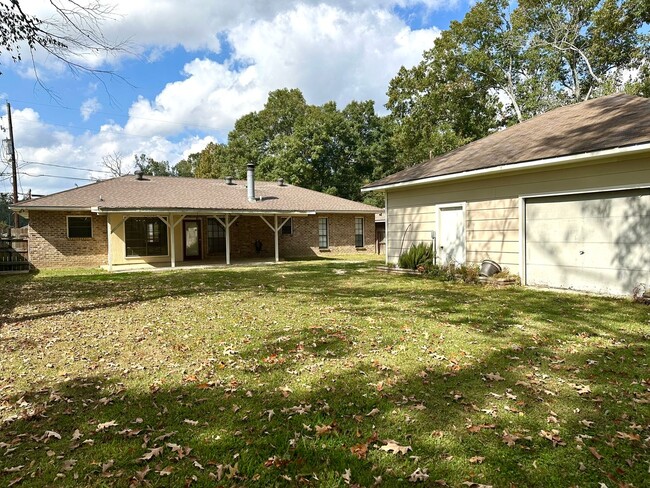 Building Photo - Charming 3 Bedroom 2 Bath home for Rent in Zachary