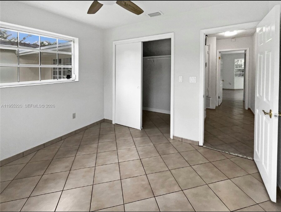 Building Photo - 10001 SW 99th Ave