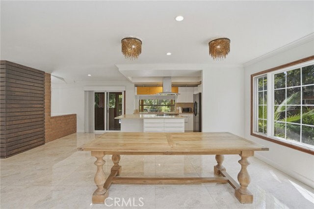 Building Photo - 16682 Oakhurst Cir