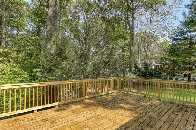 Building Photo - 4 Hamilton Ln