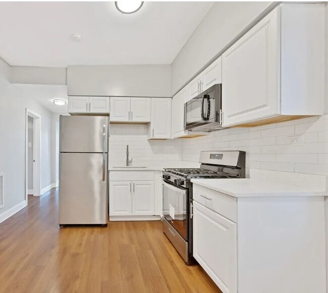 Building Photo - 5144 S Hermitage Ave
