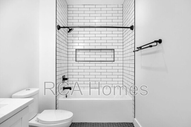 Building Photo - 1225 Hoyt Ave