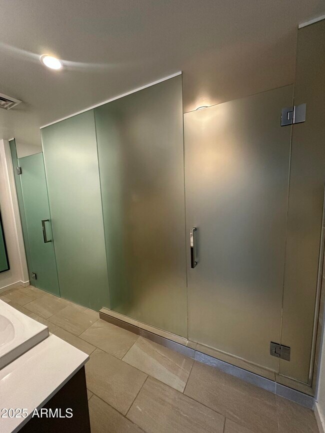 Building Photo - 200 W Portland St