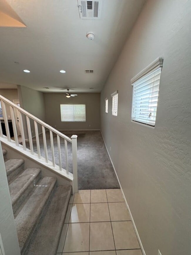 Building Photo - 3 Bedroom Home in a Gated Community! North...