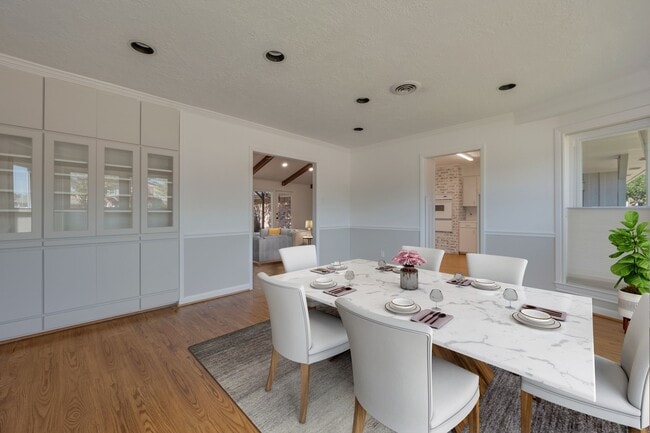 Building Photo - 3802 Sunnybrook Ln