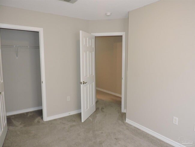 Building Photo - 6298 Cottage Woods Dr