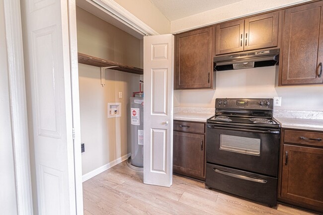 Building Photo - Half off 1 months rent