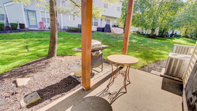 Building Photo - 227 Paddington Ct