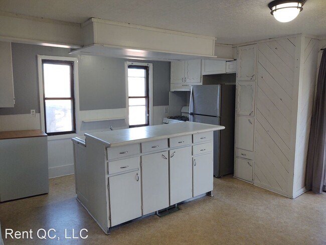 Building Photo - 2 br, 1 bath House - 2313 18th St A