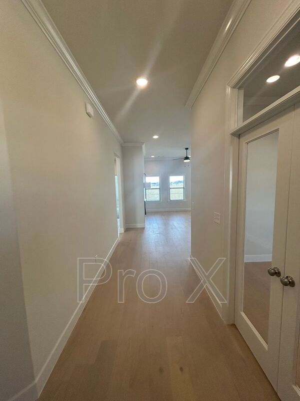 Building Photo - 2401 Salmon St