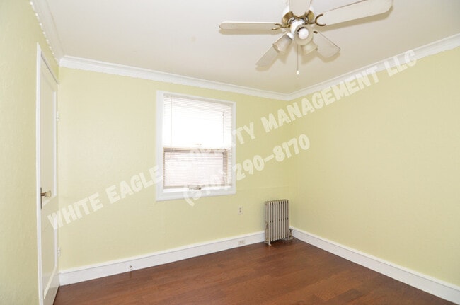 Building Photo - 319 Front St