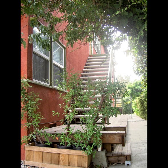 Building Photo - 631 San Juan Ave