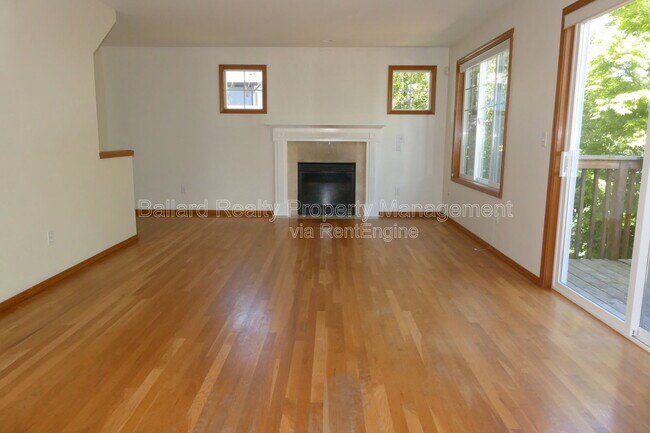 Building Photo - 810 NW 50th St