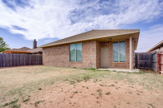Building Photo - Great newer home in Frenship ISD