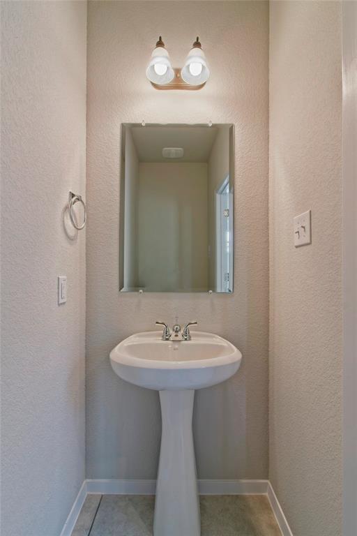 Building Photo - 6613 Wolf Pack Dr