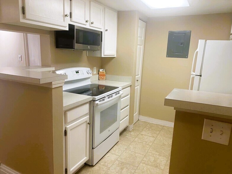 Building Photo - 4400 S Quebec St