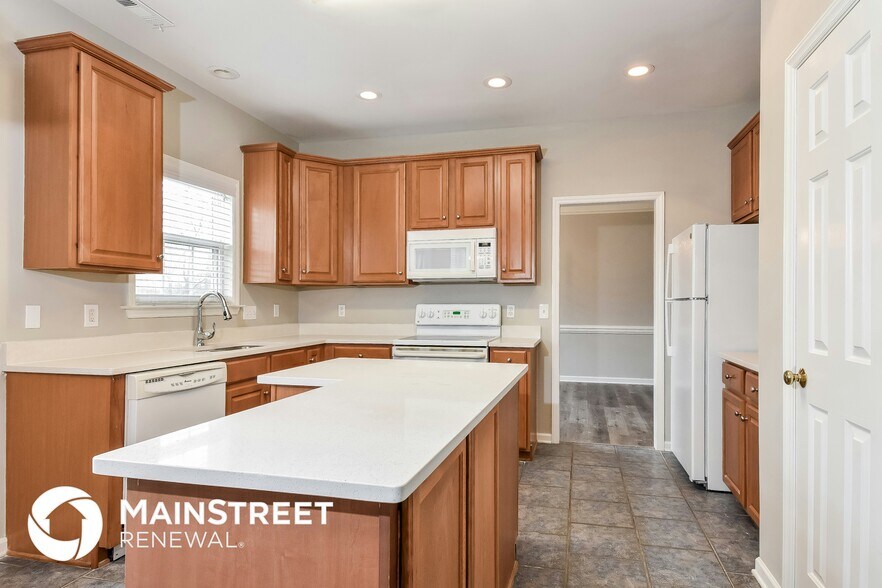 Building Photo - 6116 Boxelder Cove