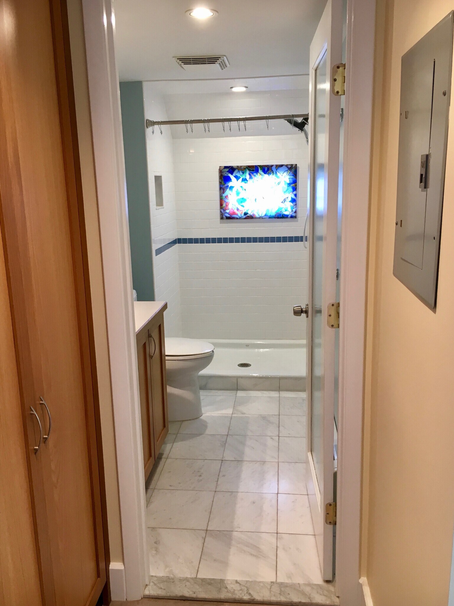 Bathroom with beautiful subway tile - 26 Grove St