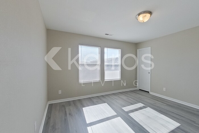 Building Photo - 100 Farmington Dr