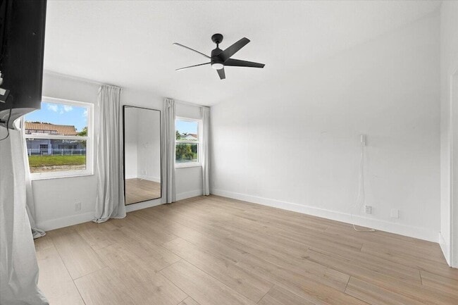 Building Photo - 10352 Mateo Ct
