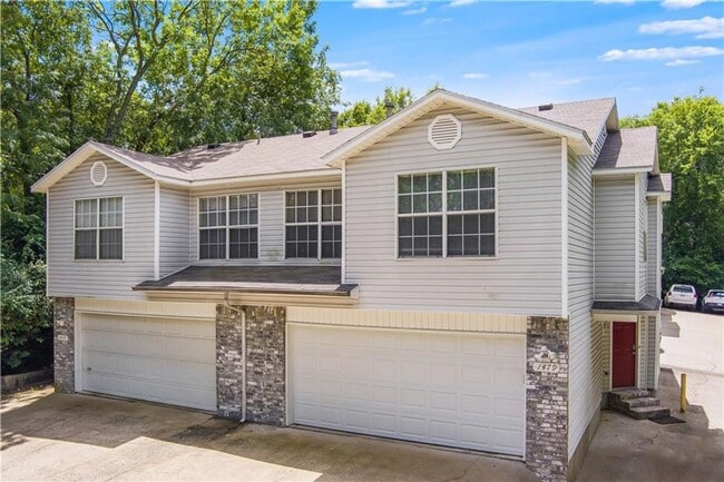 Building Photo - 3 bedroom 2 full bath home