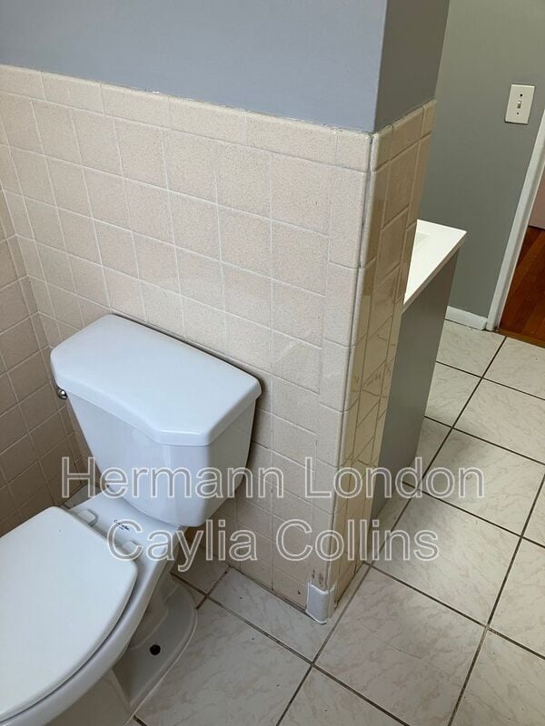 Building Photo - 10623 Landseer Dr