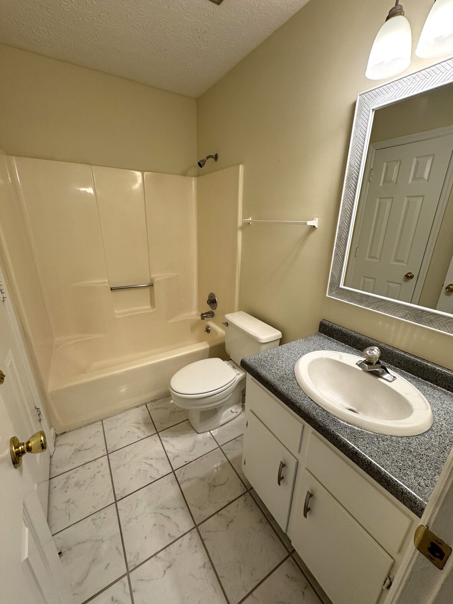 Building Photo - 107 Barrington Dr