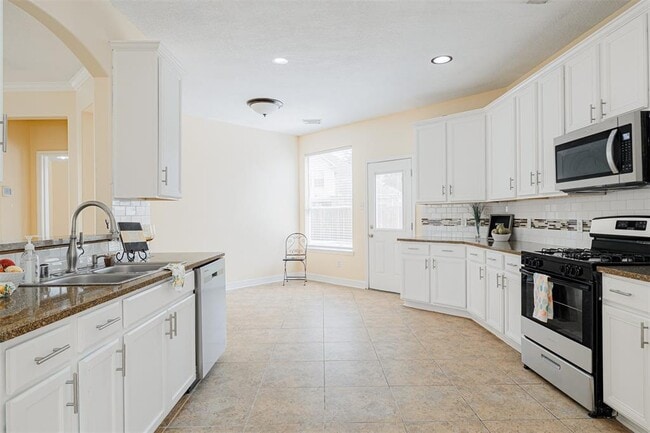 Building Photo - 8510 Brighton Lake Ln