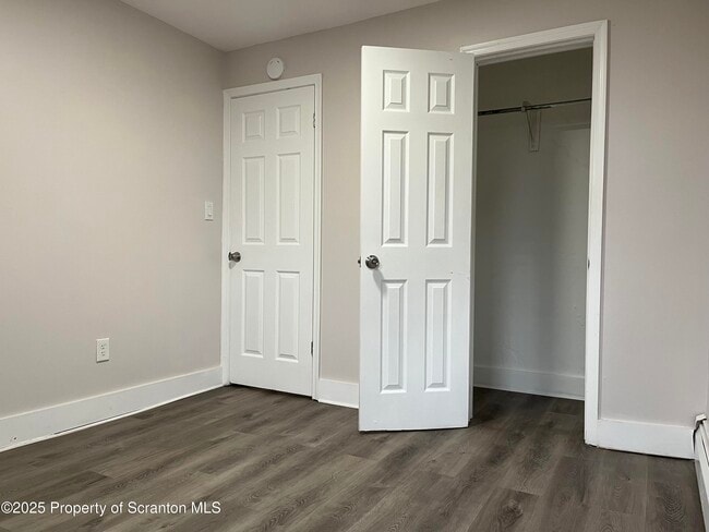 Building Photo - 315 Aswell Ct