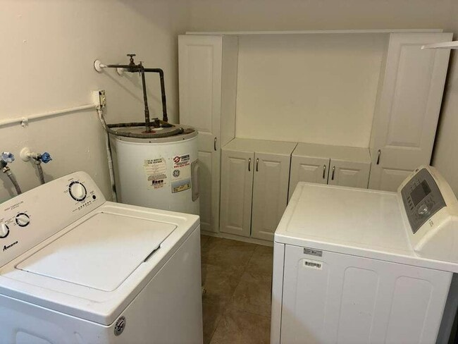 Building Photo - 1741 NW 27th Ave