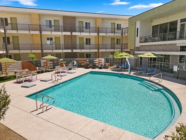 Building Photo - Cabana Bullard