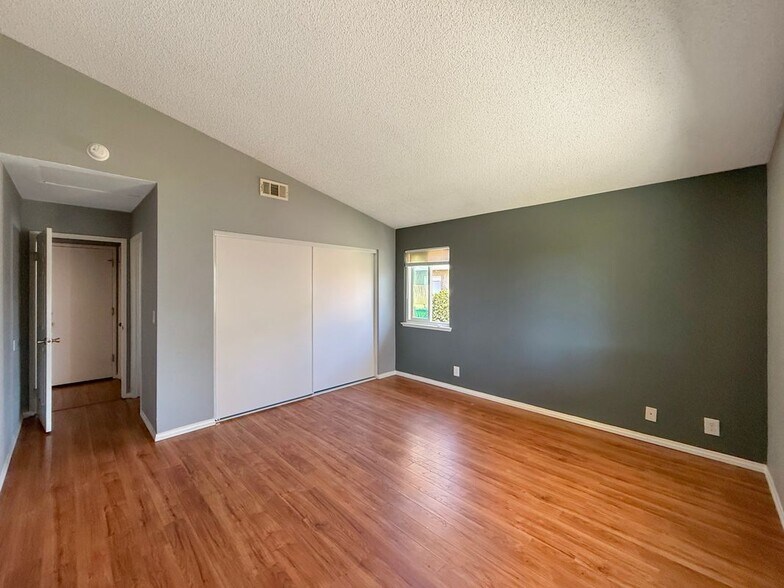 Building Photo - 2500 Topaz Ln