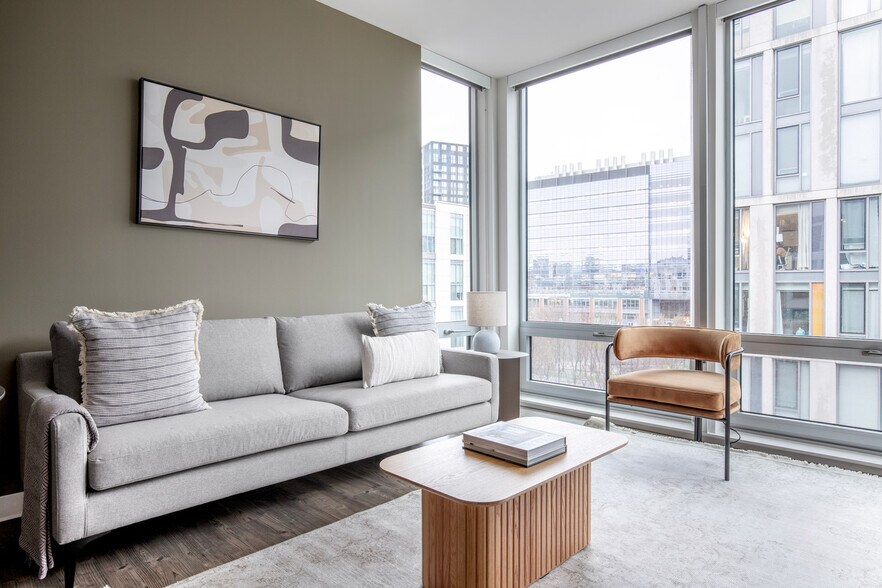 Primary Photo - 2 Leighton St