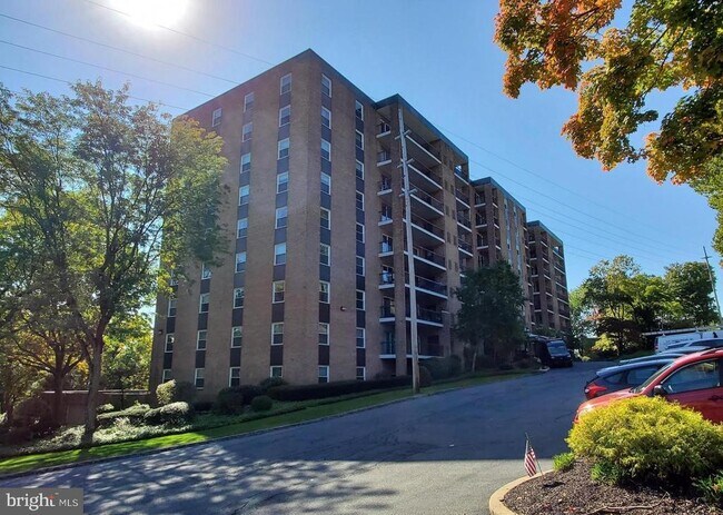 Primary Photo - 1375 Pershing Blvd