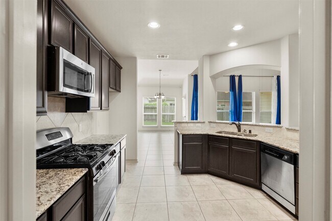 Building Photo - 2026 Argos Dr