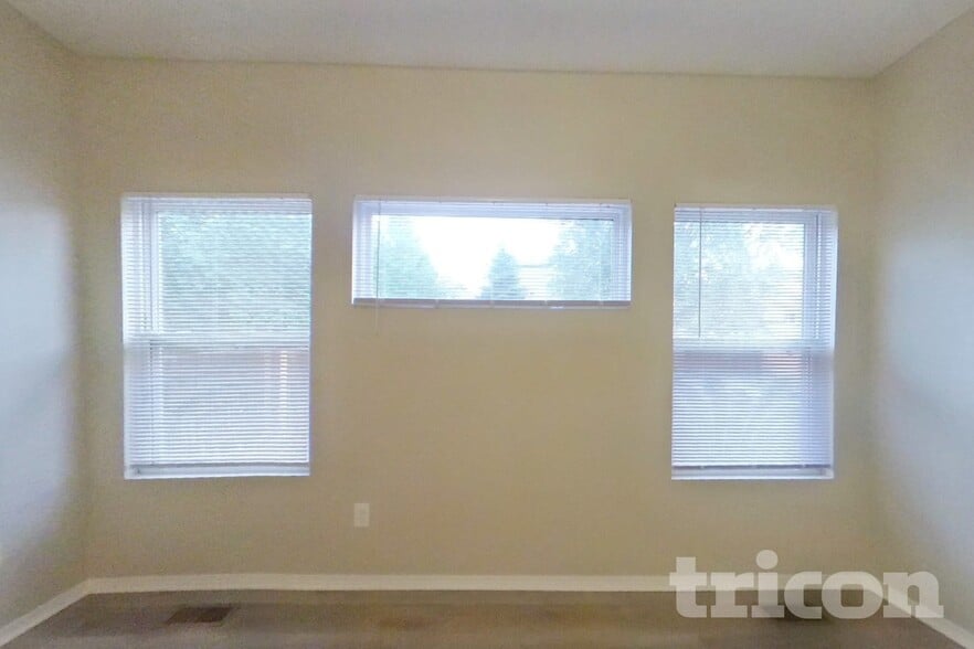 Building Photo - 8195 Radcliff Dr