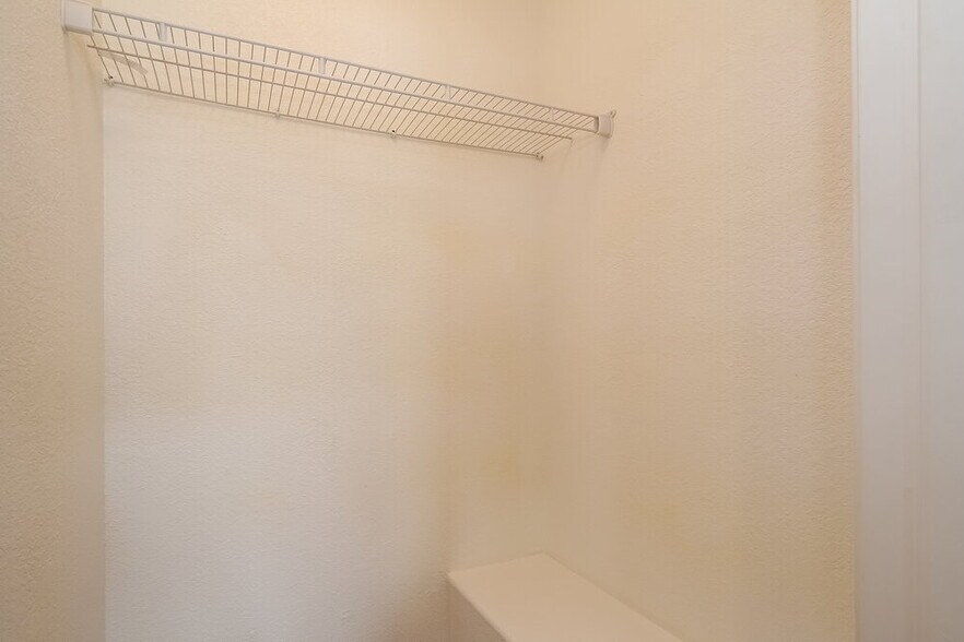 Building Photo - 10762 Sheridan Dawn Ct