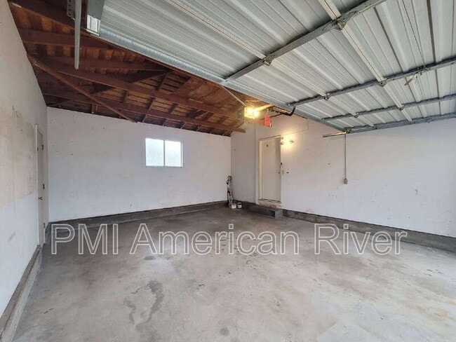 Building Photo - 602 Lelandhaven Way