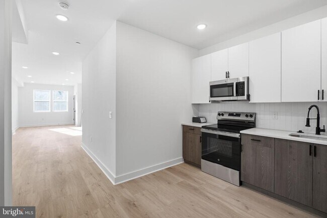 Building Photo - 2322 N 5th St
