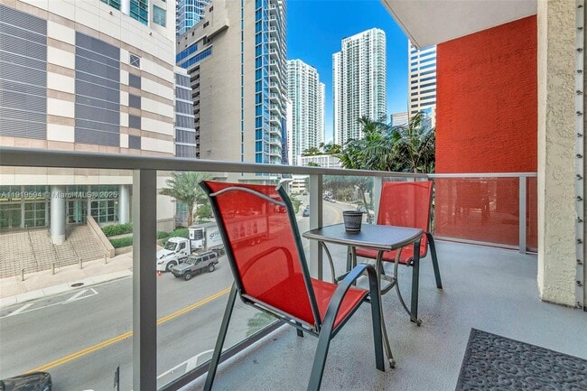 Building Photo - 1155 Brickell Bay Dr