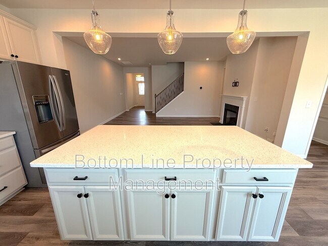 Building Photo - 15622 Little Bluestem St