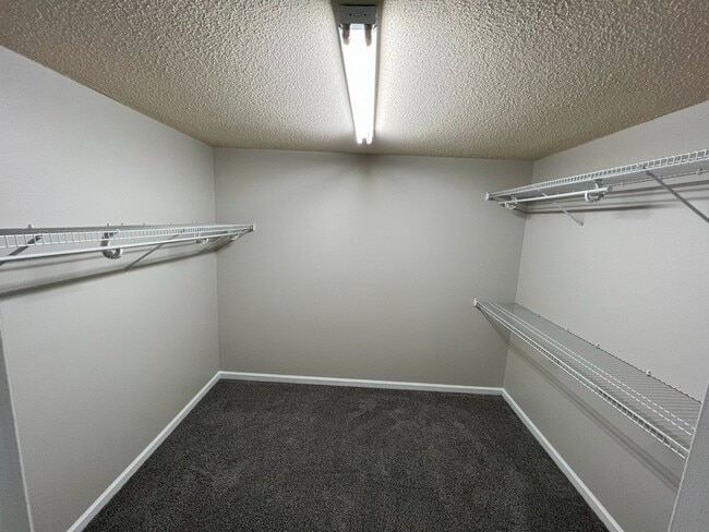 Building Photo - 135 Kimeo Way