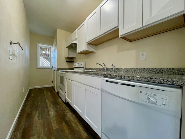 Building Photo - 14 Dwight St