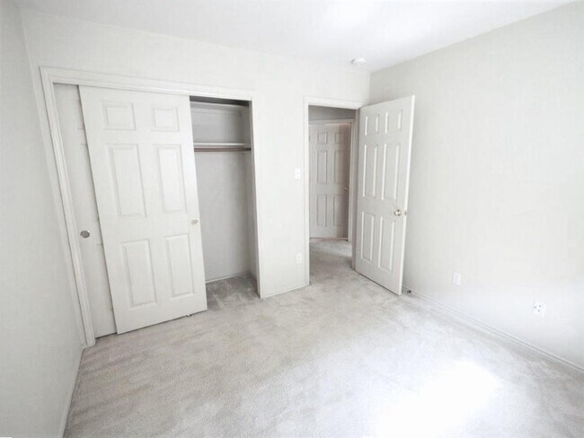 Building Photo - 14424 Mowsbury Dr