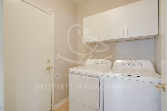 Building Photo - 400 Lilypond Ln